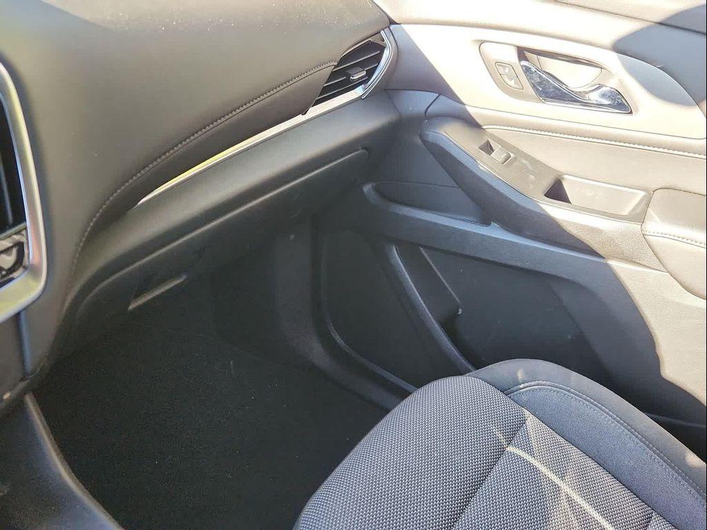 used 2022 Chevrolet Traverse car, priced at $29,998