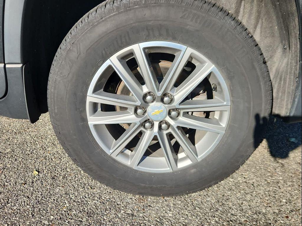 used 2022 Chevrolet Traverse car, priced at $29,998