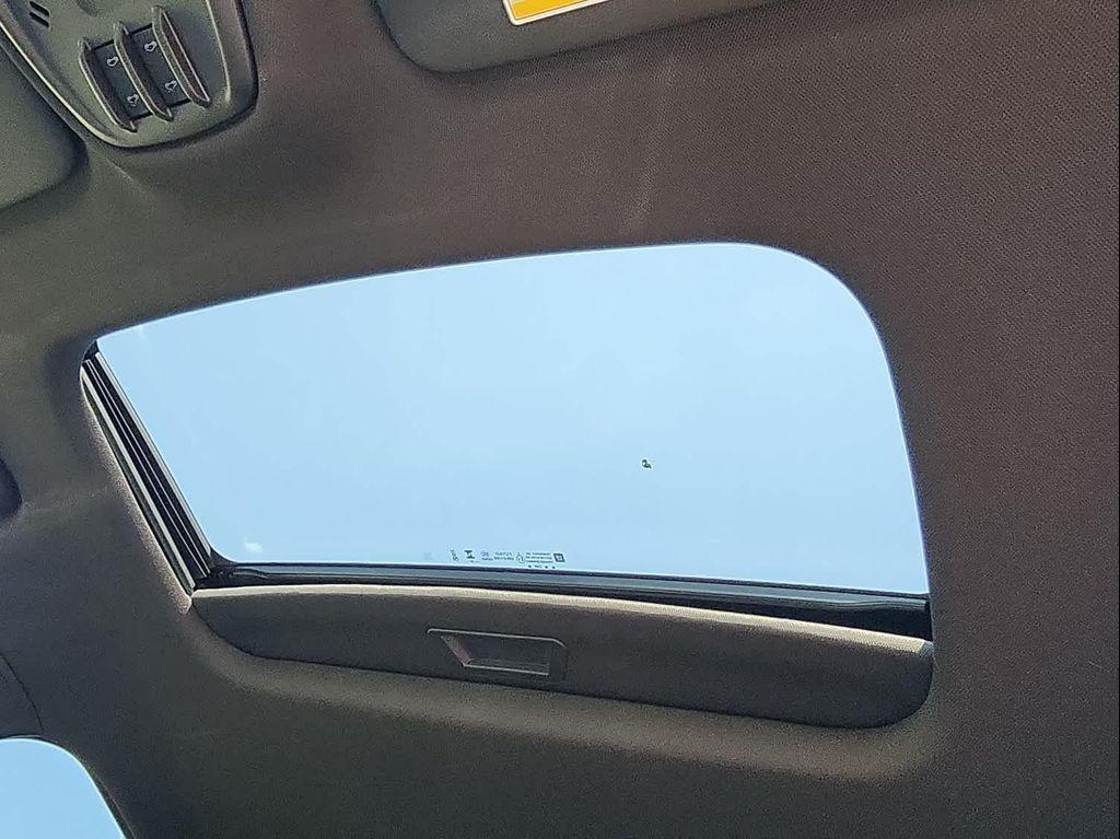 new 2025 Buick Envista car, priced at $28,015