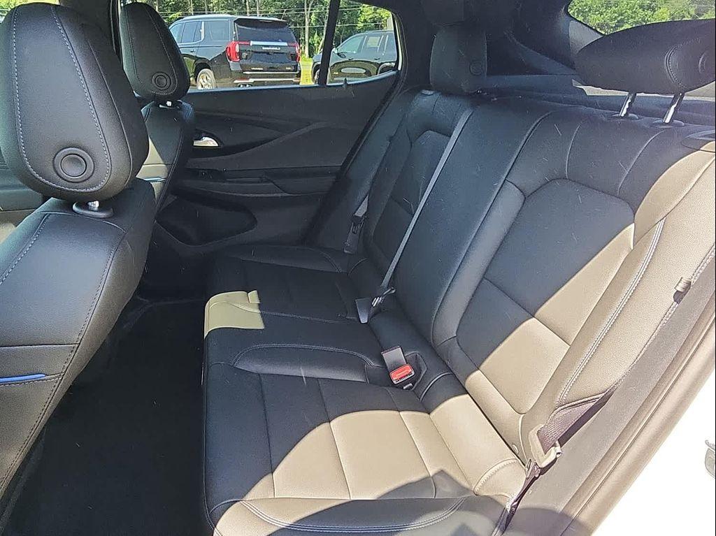 new 2025 Buick Envista car, priced at $28,015