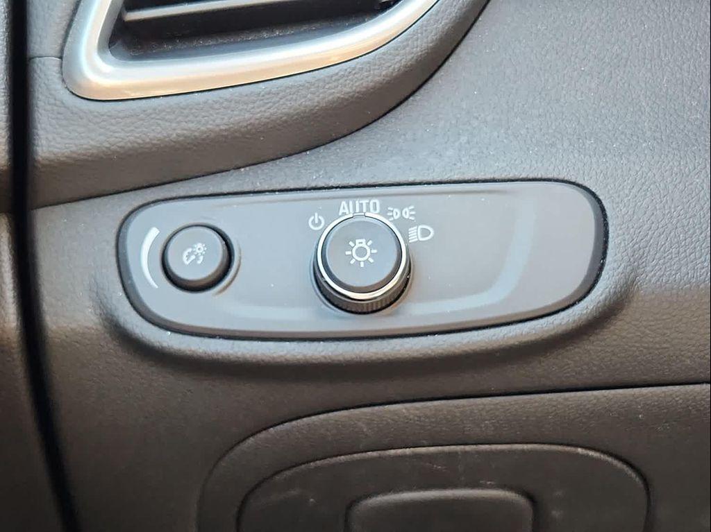 used 2022 Chevrolet Trax car, priced at $19,198