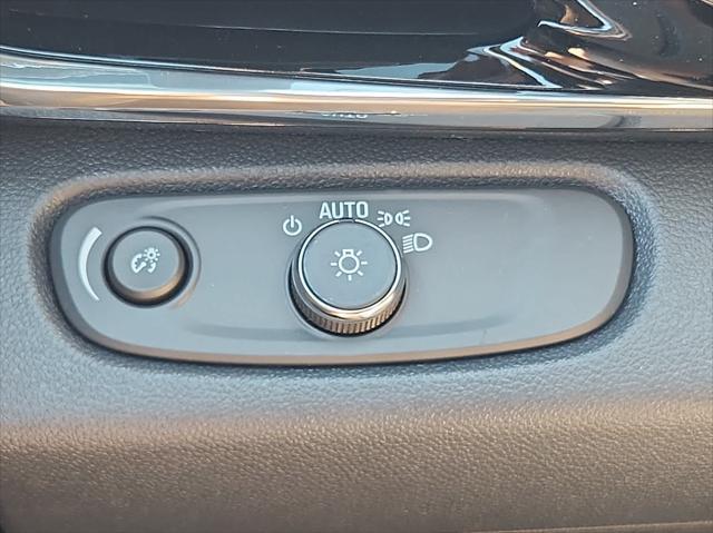 new 2025 Buick Envista car, priced at $29,410