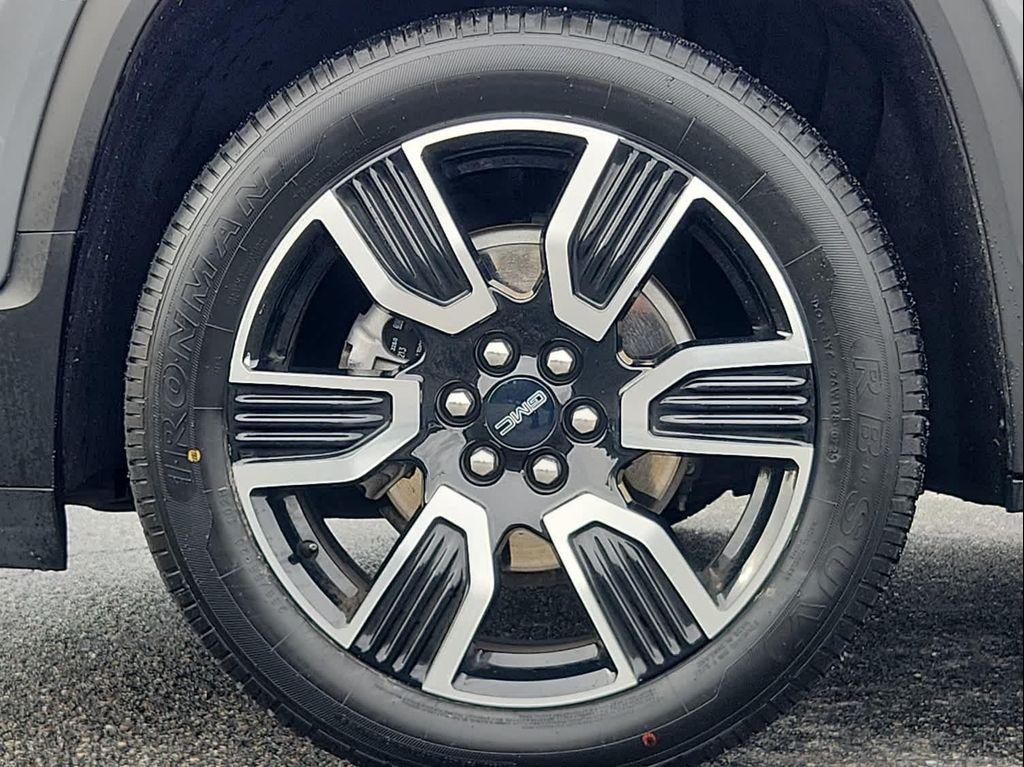 used 2021 GMC Acadia car, priced at $28,588