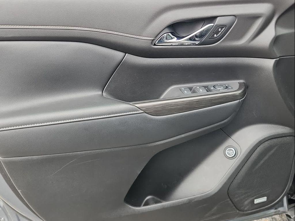 used 2021 GMC Acadia car, priced at $28,588