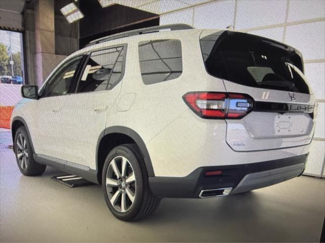 used 2024 Honda Pilot car, priced at $43,288