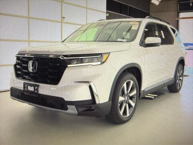 used 2024 Honda Pilot car, priced at $43,288