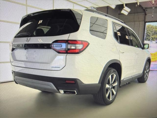 used 2024 Honda Pilot car, priced at $43,288