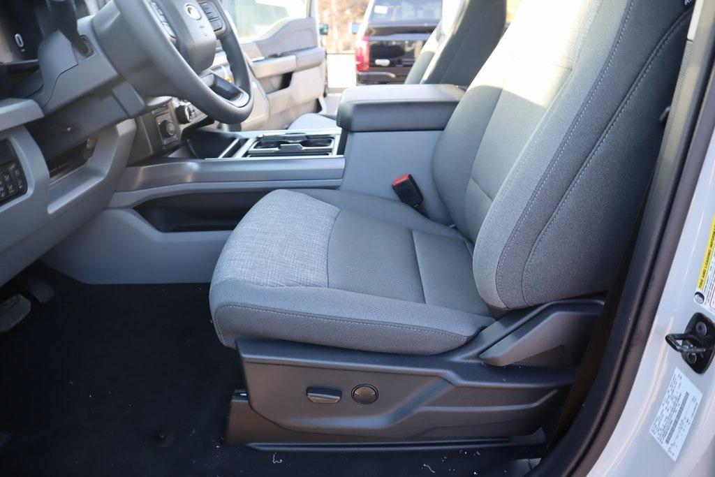 new 2025 Ford F-250 car, priced at $78,147
