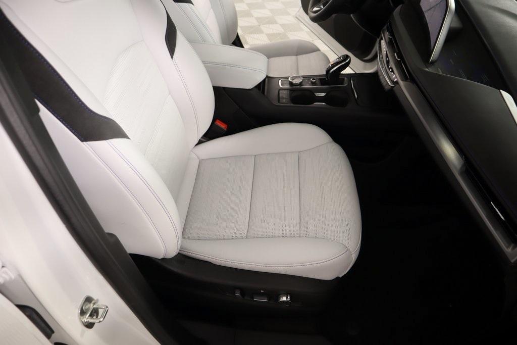 used 2024 Cadillac XT4 car, priced at $43,400