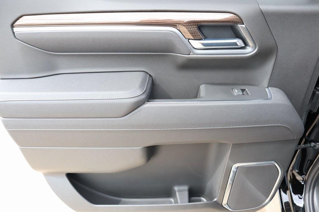 new 2025 Ford Explorer car, priced at $59,962