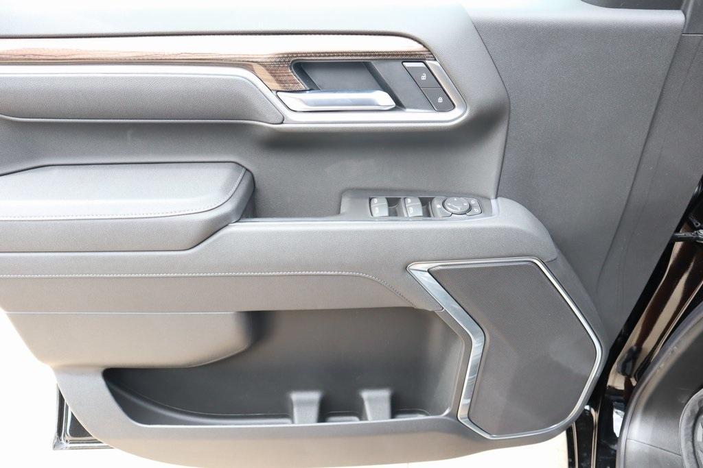 new 2025 Ford Explorer car, priced at $59,962
