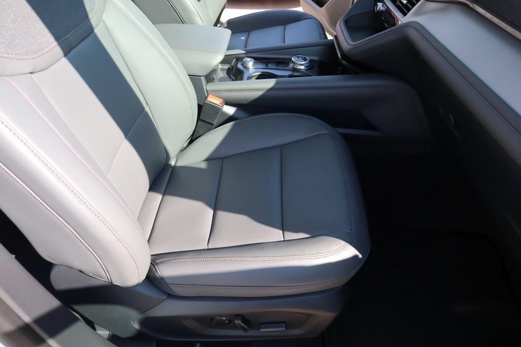 new 2025 Ford Explorer car, priced at $42,775