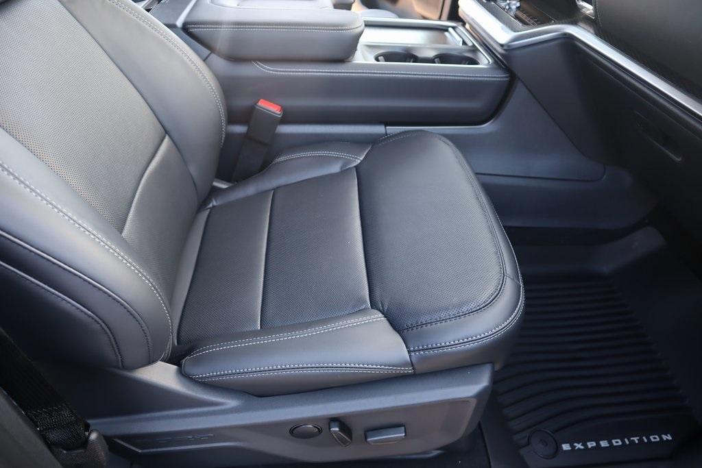 new 2025 Ford Expedition Max car, priced at $81,977