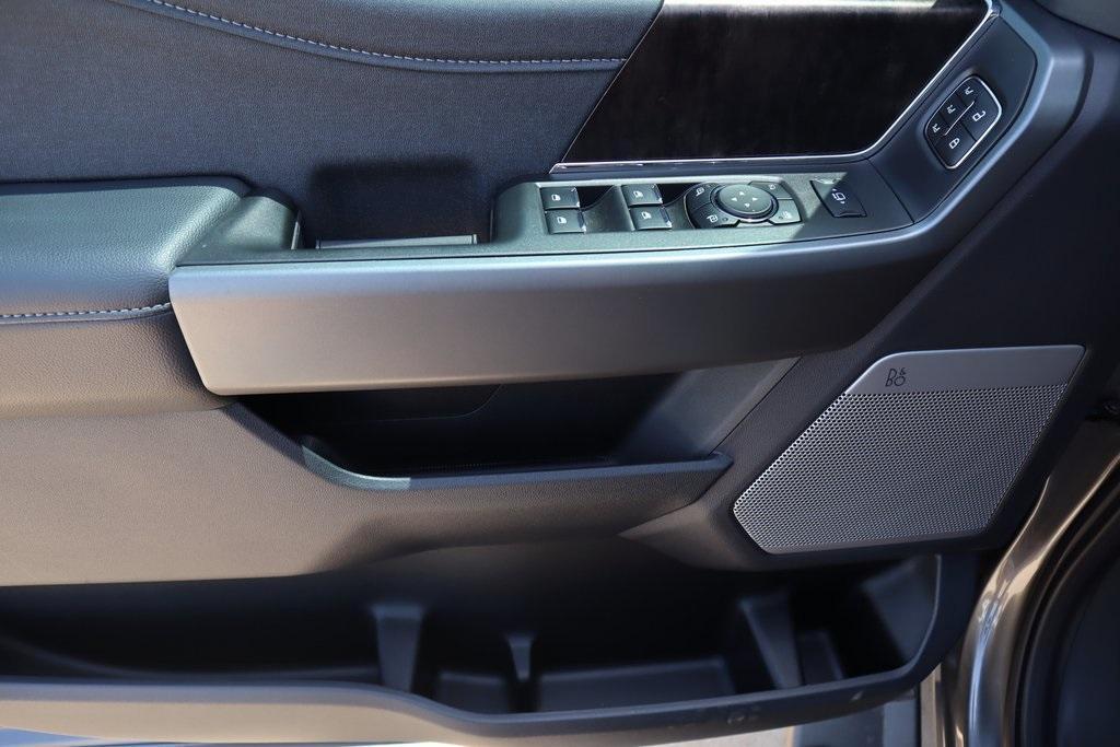 new 2025 Ford F-250 car, priced at $77,101
