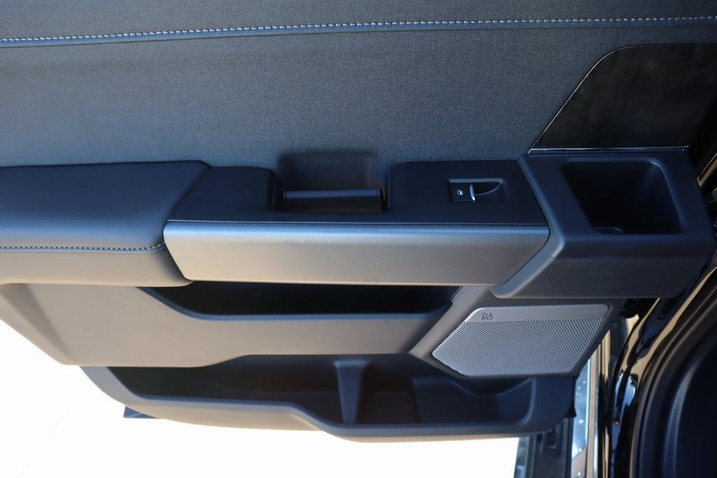 new 2025 Ford F-250 car, priced at $78,072