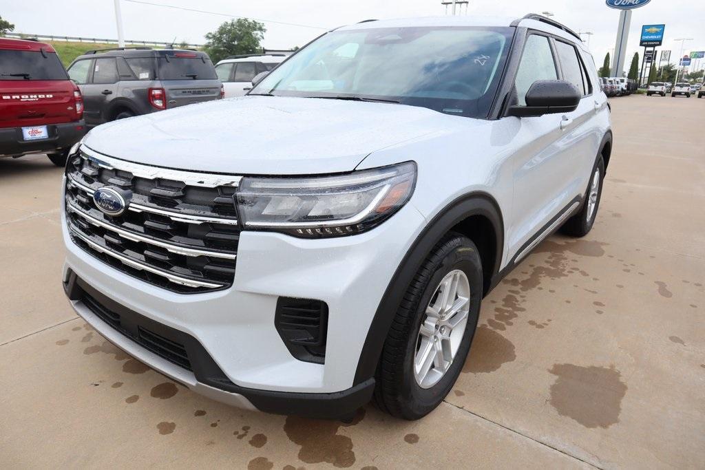 new 2025 Ford Explorer car, priced at $38,743