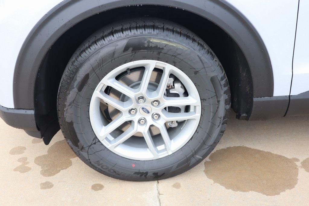 new 2025 Ford Explorer car, priced at $38,743