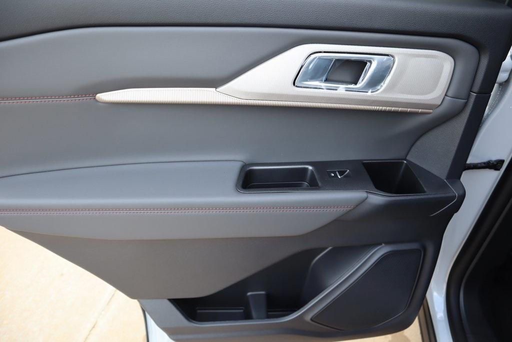 new 2025 Ford Explorer car, priced at $38,743