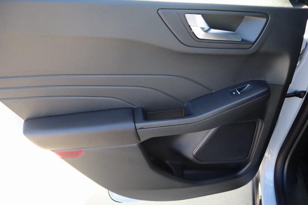 new 2025 Ford Escape car, priced at $29,627