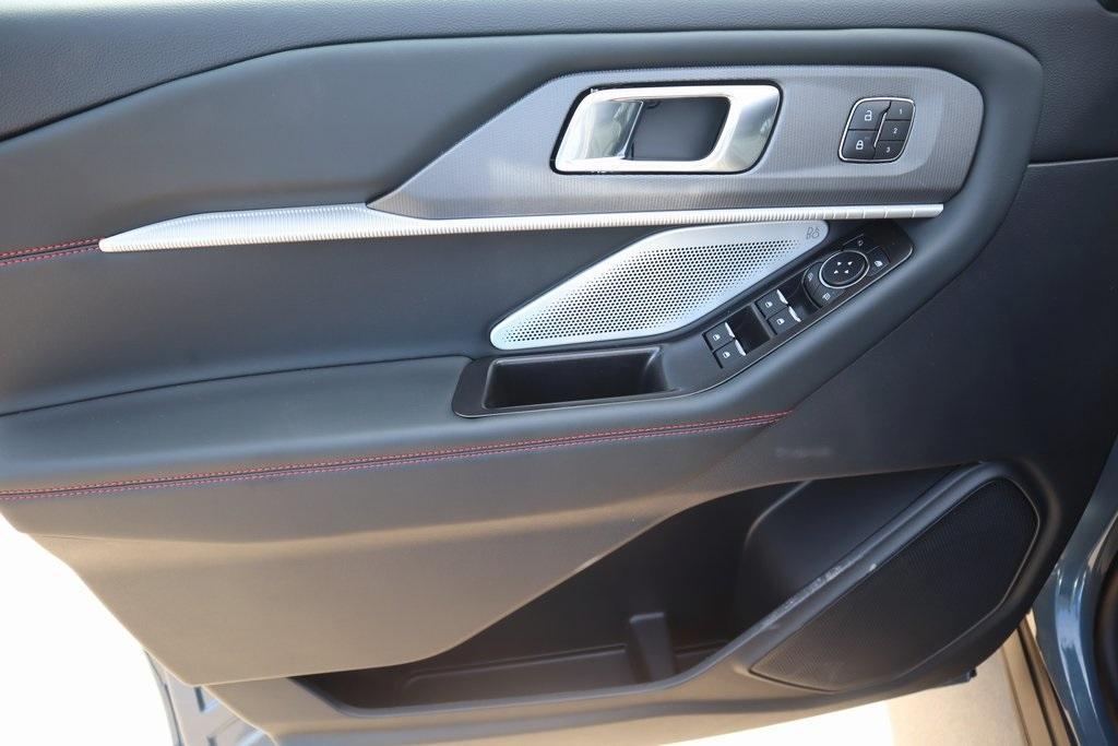 new 2025 Ford Explorer car, priced at $58,327