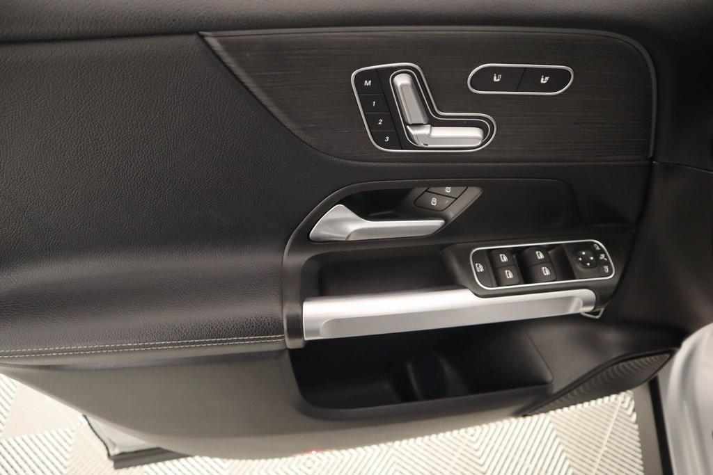used 2021 Mercedes-Benz GLB 250 car, priced at $28,499