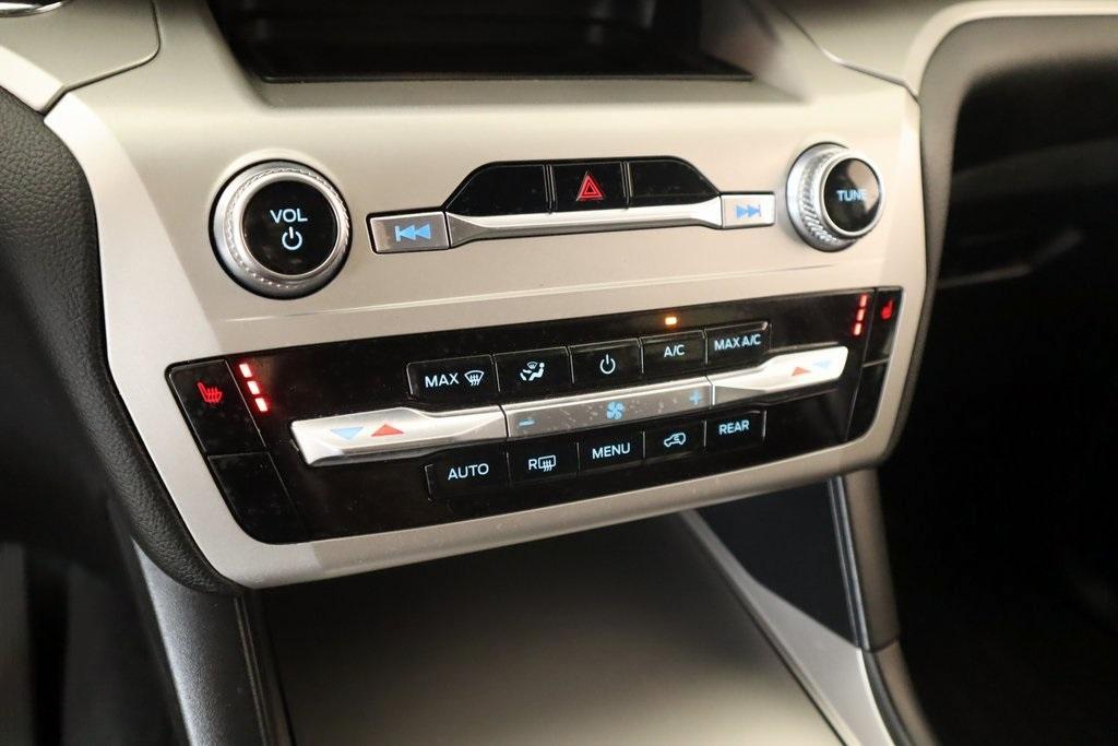 used 2022 Ford Explorer car, priced at $27,400