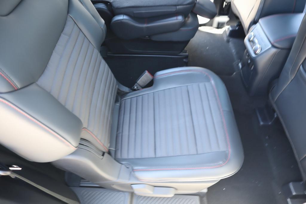 new 2025 Ford Explorer car, priced at $52,131