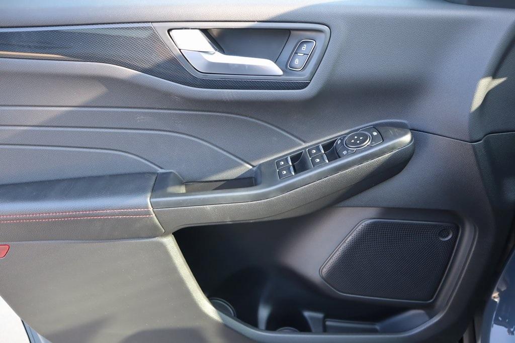 new 2025 Ford Escape car, priced at $30,552