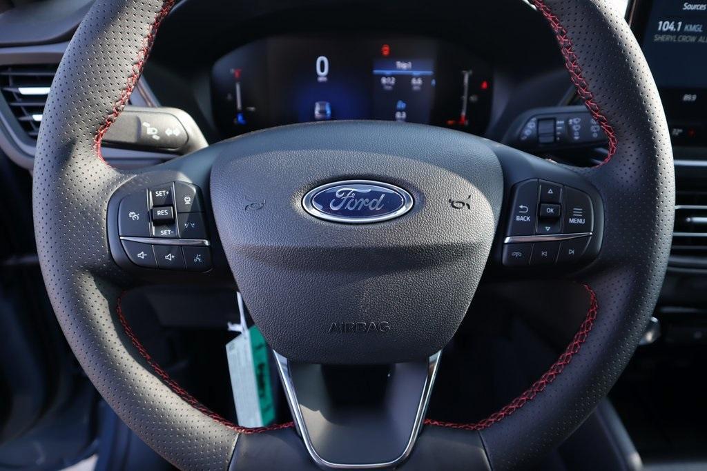 new 2025 Ford Escape car, priced at $30,552