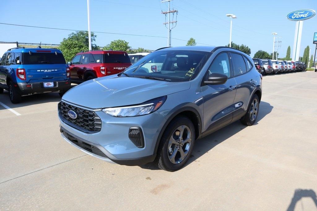 new 2025 Ford Escape car, priced at $30,552