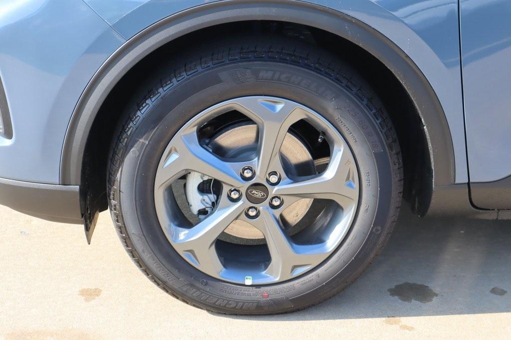 new 2025 Ford Escape car, priced at $30,552