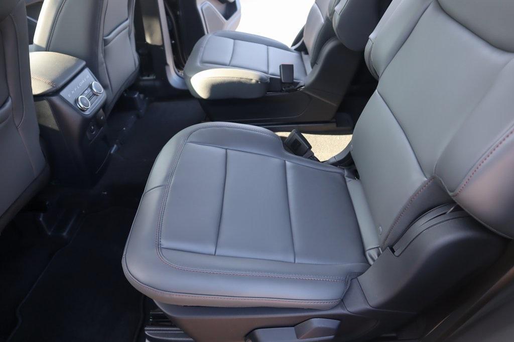 new 2025 Ford Explorer car, priced at $45,276