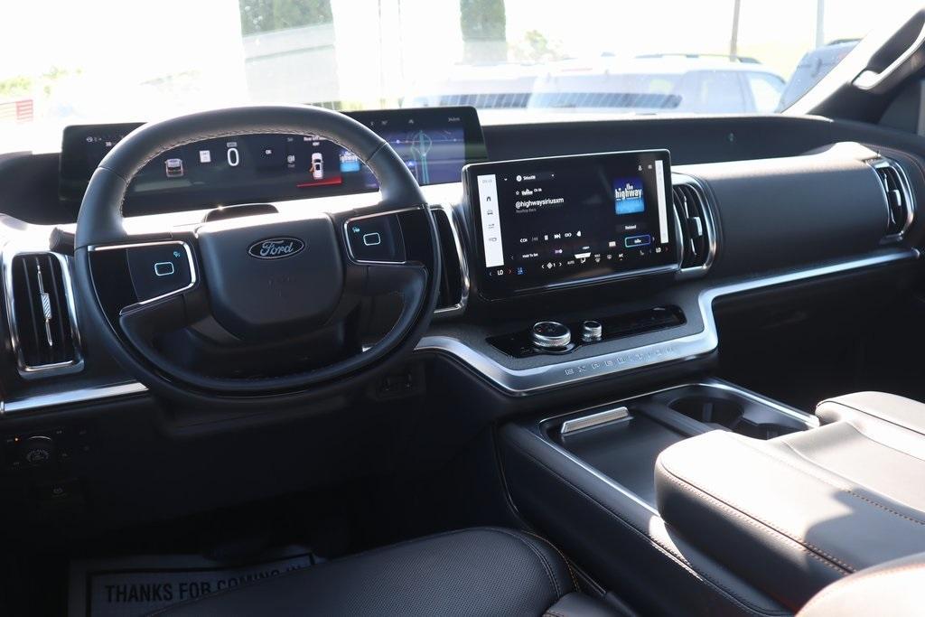 new 2025 Ford Expedition car, priced at $82,340