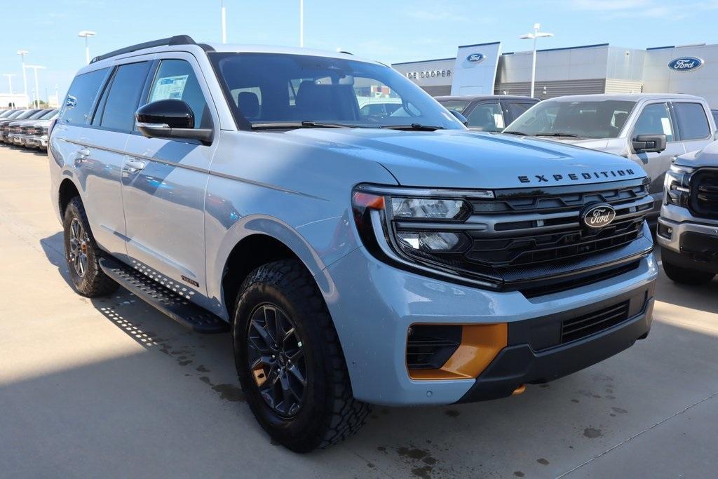 new 2025 Ford Expedition car, priced at $82,340