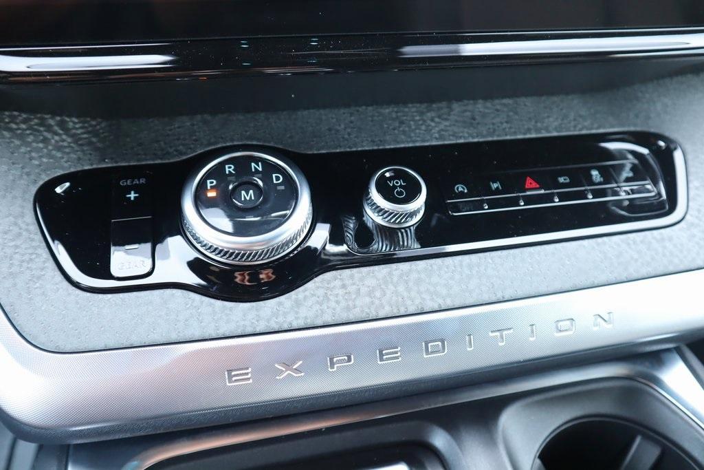 new 2025 Ford Expedition car, priced at $82,340
