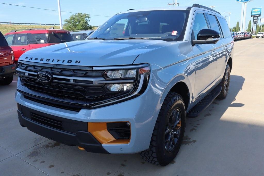 new 2025 Ford Expedition car, priced at $82,340