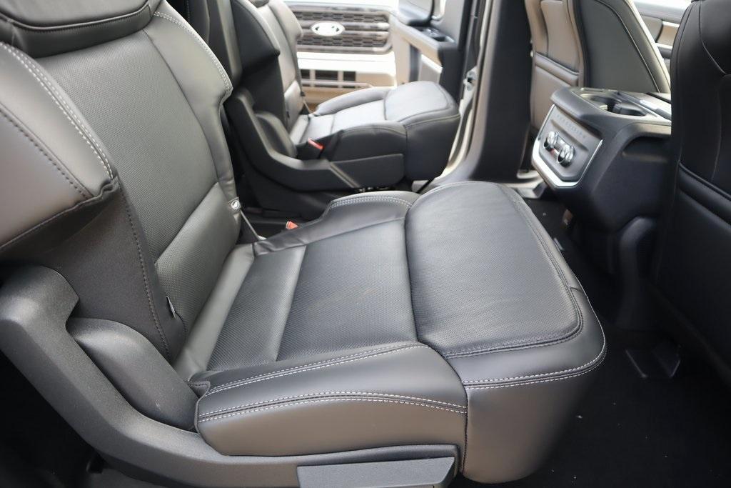 new 2025 Ford Expedition car, priced at $77,904