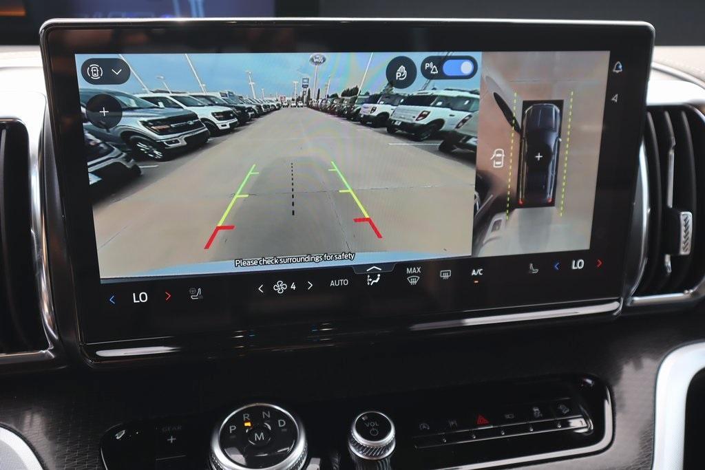 new 2025 Ford Expedition car, priced at $77,904