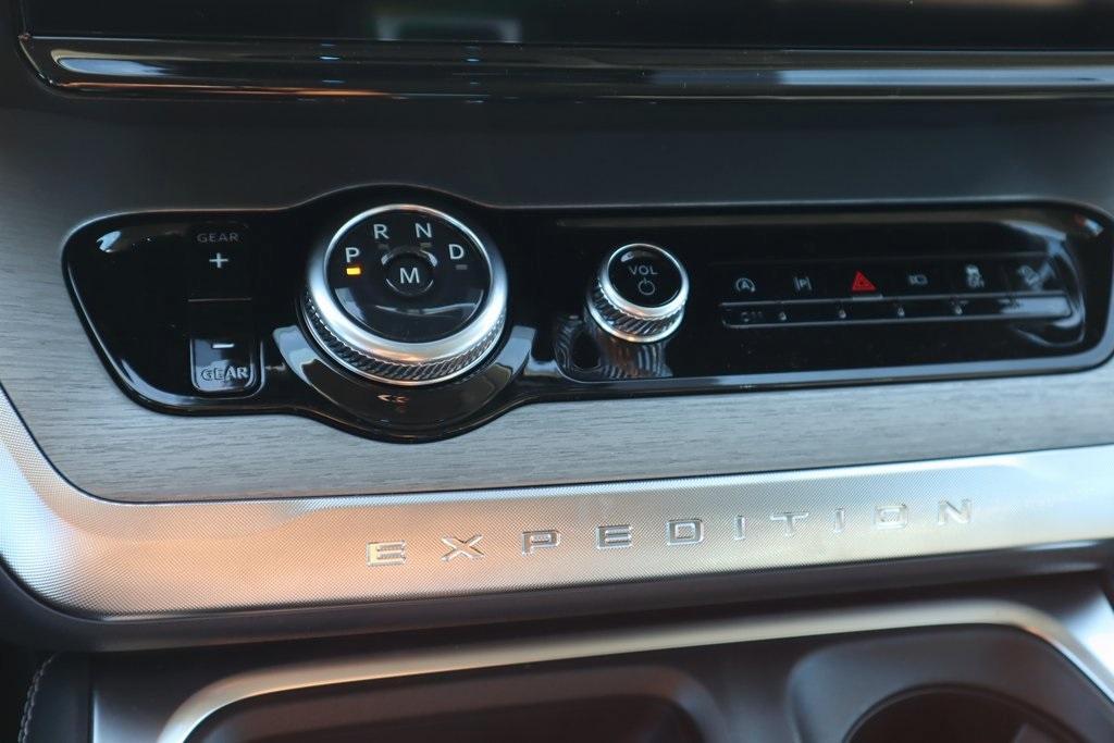 new 2025 Ford Expedition car, priced at $78,719