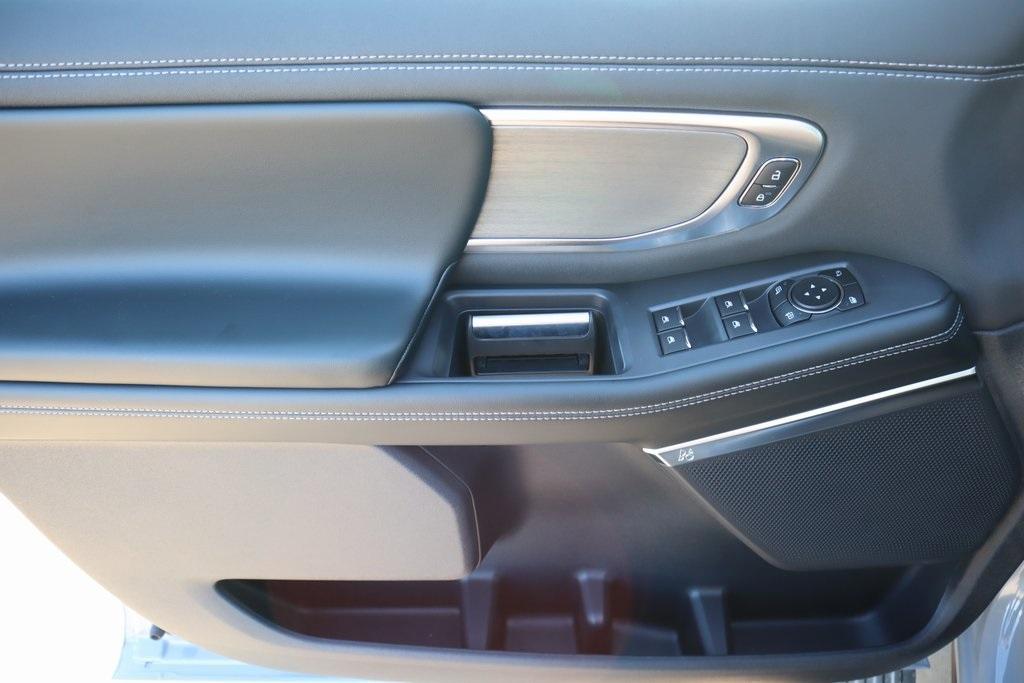 new 2025 Ford Expedition car, priced at $78,719
