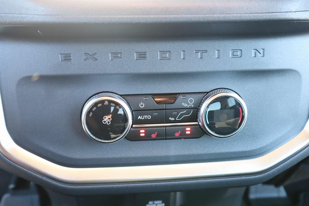 new 2025 Ford Expedition car, priced at $78,719