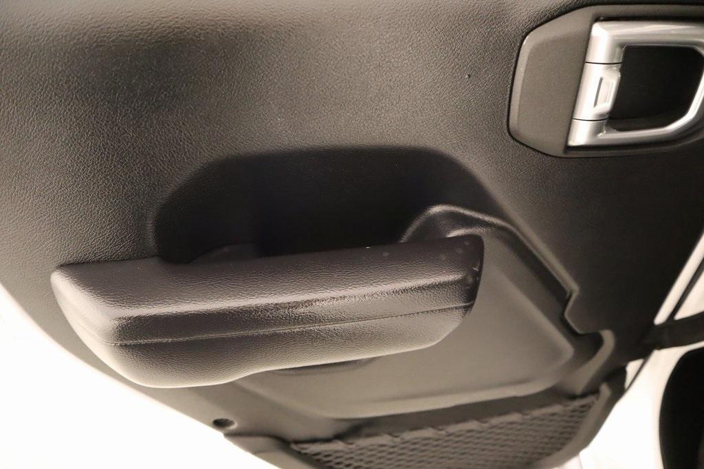 used 2021 Jeep Gladiator car, priced at $27,400