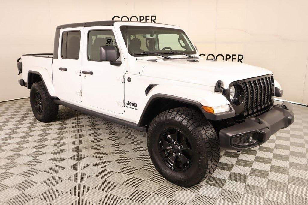 used 2021 Jeep Gladiator car, priced at $27,400
