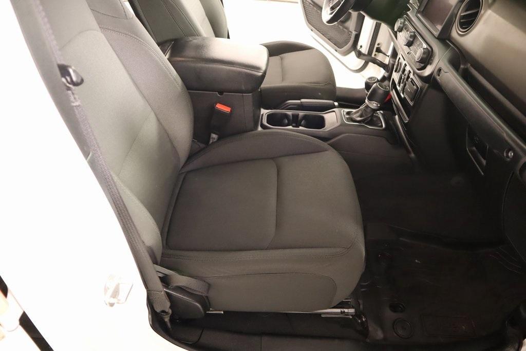 used 2021 Jeep Gladiator car, priced at $27,400