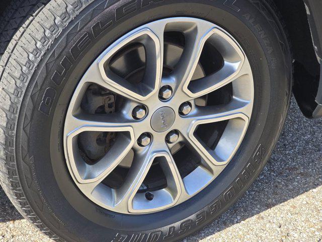 used 2015 Jeep Grand Cherokee car, priced at $10,990