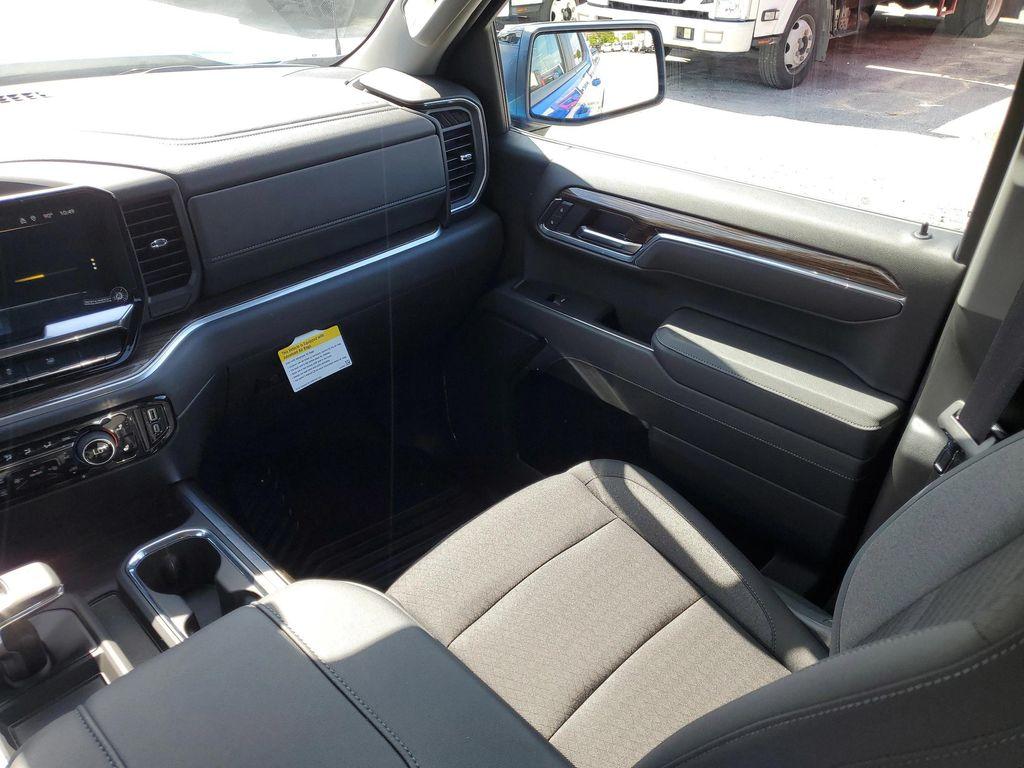 new 2025 Chevrolet Silverado 1500 car, priced at $52,724