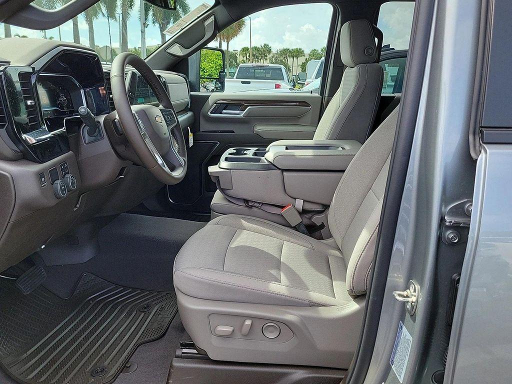 new 2025 Chevrolet Silverado 2500 car, priced at $66,110