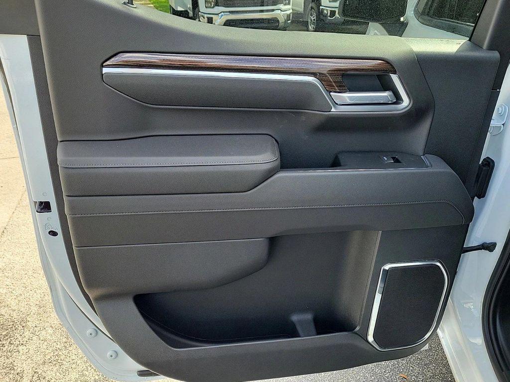 new 2025 Chevrolet Silverado 1500 car, priced at $45,904