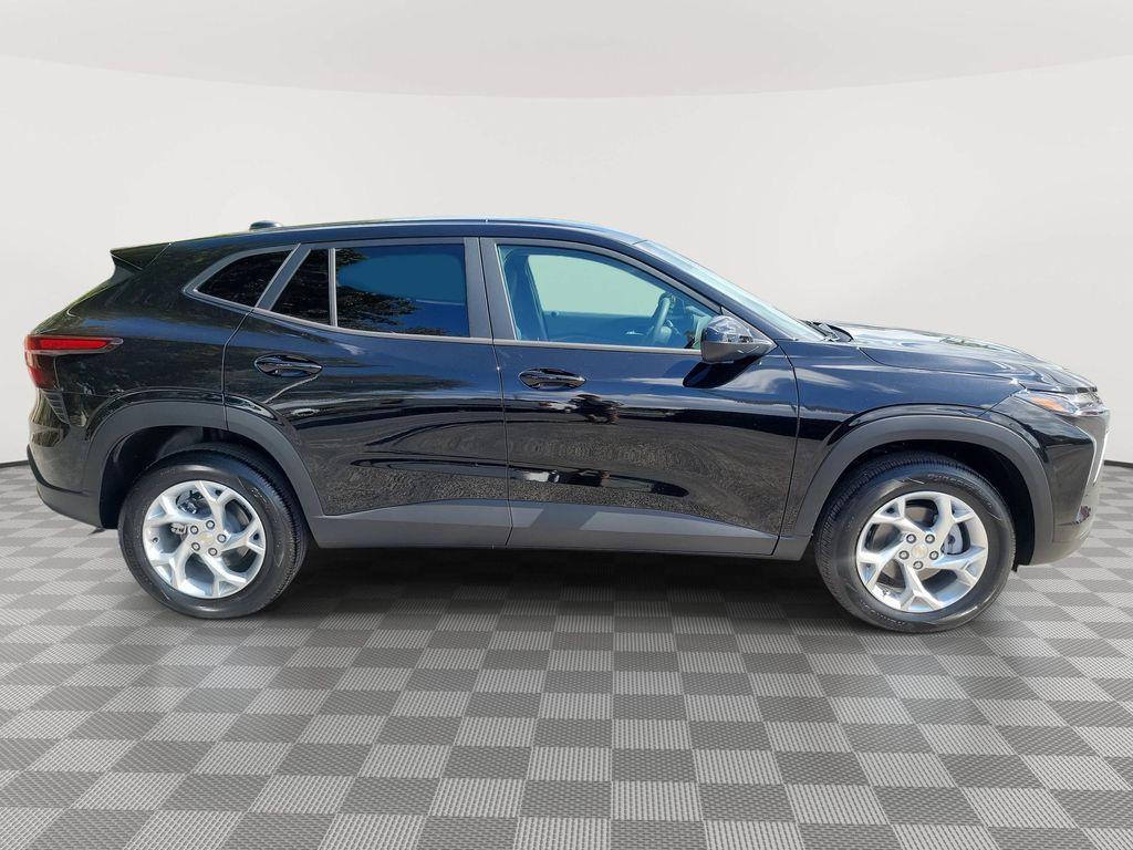 new 2025 Chevrolet Trax car, priced at $22,385