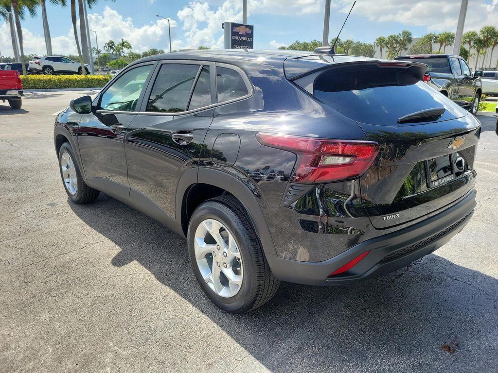new 2025 Chevrolet Trax car, priced at $22,385